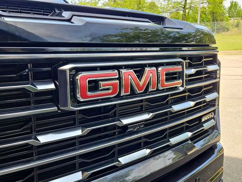 Used 2024 GMC Sierra 2500 AT4 w/ AT4 Premium Plus Package AWD/4WD image 22
