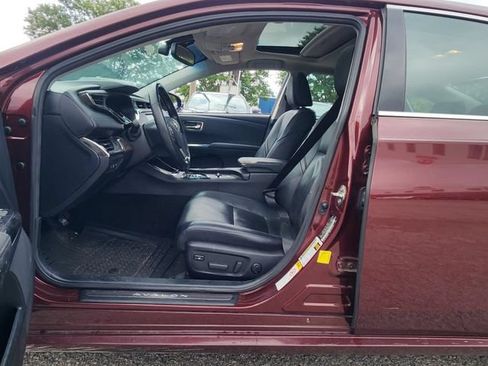 Used 2014 Toyota Avalon Limited w/ Technology Package FWD image 9