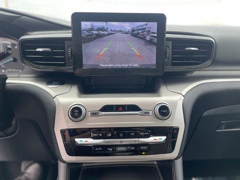 Certified 2022 Ford Explorer XLT AWD/4WD image 17