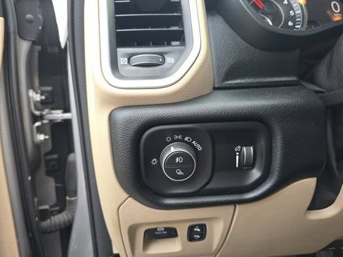 Used 2021 RAM 1500 Big Horn AWD/4WD image 16