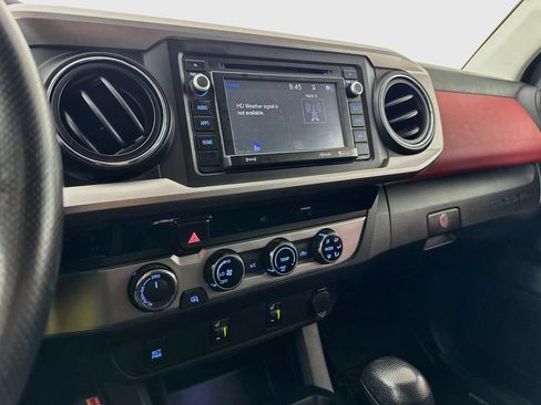 Used 2016 Toyota Tacoma SR5 w/ SR5 Appearance Package (SN) AWD/4WD image 17