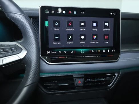 Certified 2026 Volkswagen Tiguan SE R-Line FWD image 28