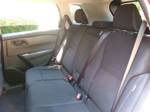 Used 2024 Nissan Rogue S AWD/4WD image 35