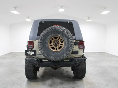 Used 2018 Jeep Wrangler Unlimited Sport S image 8