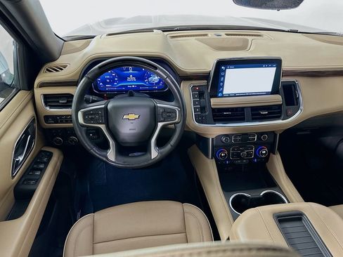 Used 2023 Chevrolet Suburban Premier w/ Advanced Technology Package AWD/4WD image 22