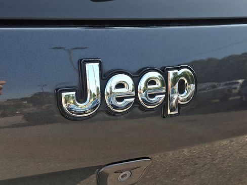 Used 2015 Jeep Cherokee Limited AWD/4WD image 34
