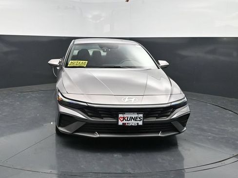 Used 2024 Hyundai Elantra SEL FWD image 2