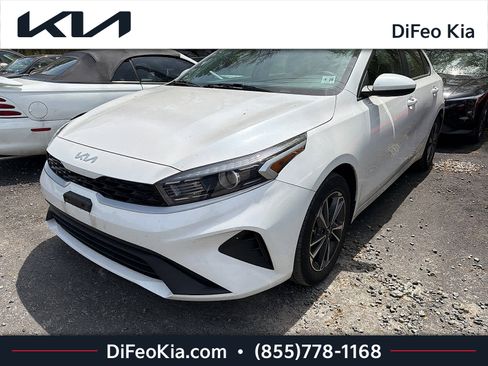 Certified 2023 Kia Forte LXS FWD image 1