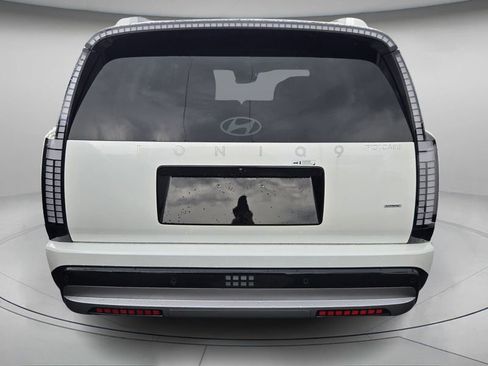 New 2026 Hyundai Ioniq 9 Limited AWD/4WD image 4