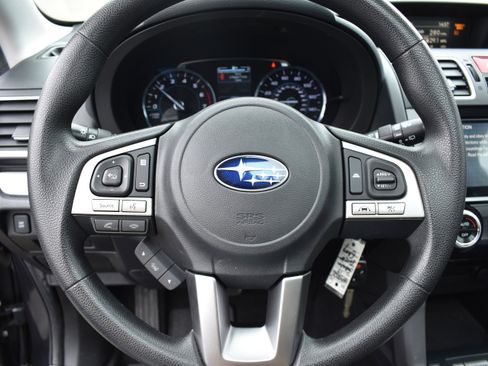 Used 2017 Subaru Forester 2.5i Premium image 13