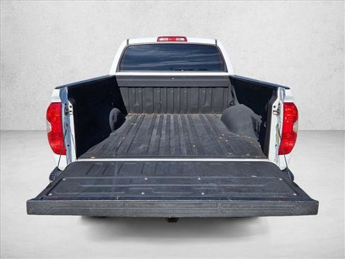 Used 2017 Toyota Tundra SR5 image 18