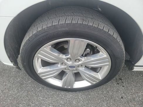 Used 2023 Ford Expedition Platinum image 13