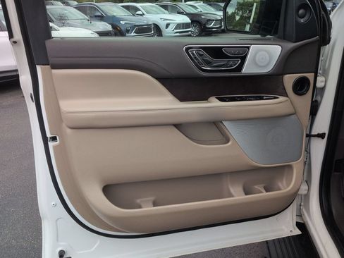 Used 2022 Lincoln Navigator L Reserve AWD/4WD image 34