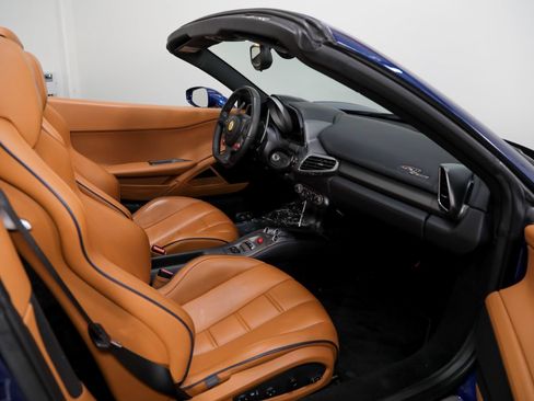 Used 2015 Ferrari 458 Spider RWD image 35