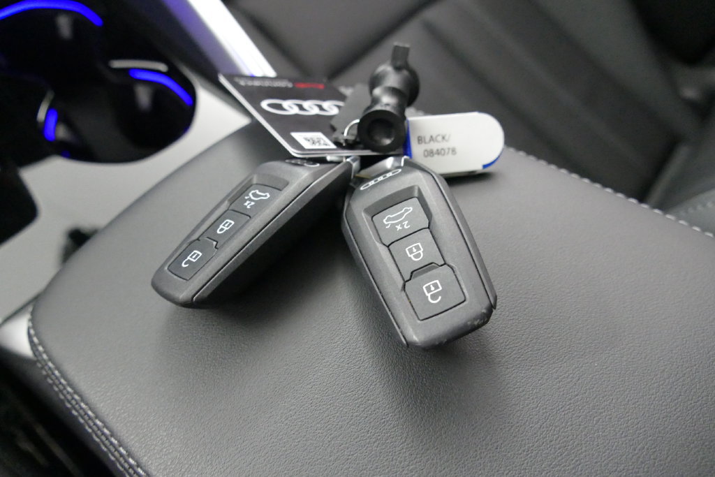 Certified 2025 Audi Q5 Premium w/ Convenience Package AWD/4WD image 24