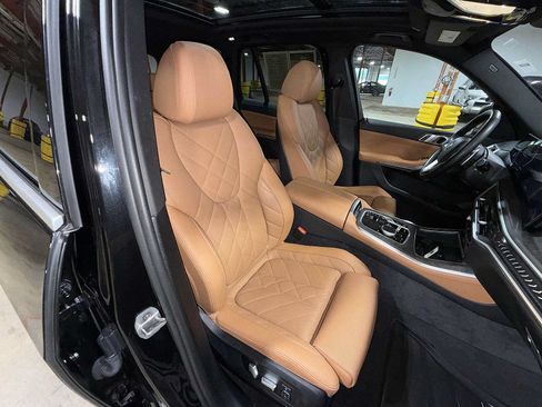 Used 2024 BMW X5 xDrive40i AWD/4WD image 16