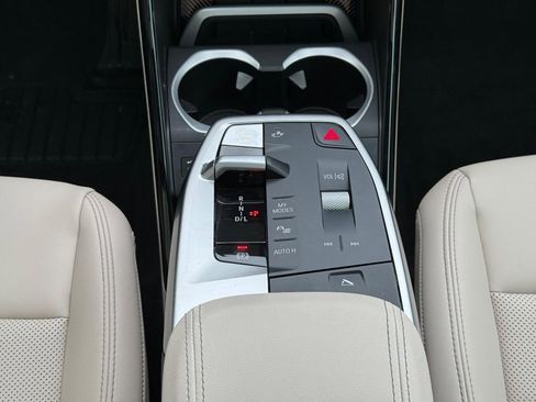 Used 2024 BMW X1 xDrive28i w/ Technology Package image 12