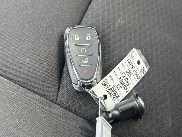 Used 2025 Chevrolet Malibu LT FWD image 35