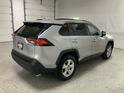 Used 2020 Toyota RAV4 XLE w/ XLE Grade Weather Package AWD/4WD image 5