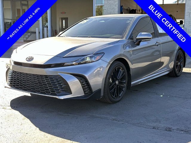 Used 2025 Toyota Camry SE FWD image 4