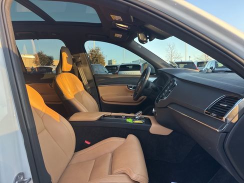 Certified 2023 Volvo XC90 B6 Ultimate image 9