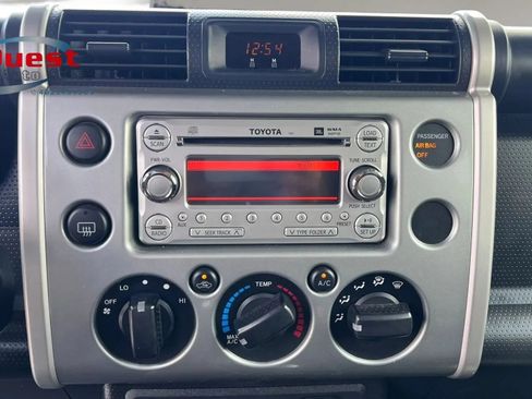 Used 2012 Toyota FJ Cruiser 4WD w/ Upgrade Pkg image 27