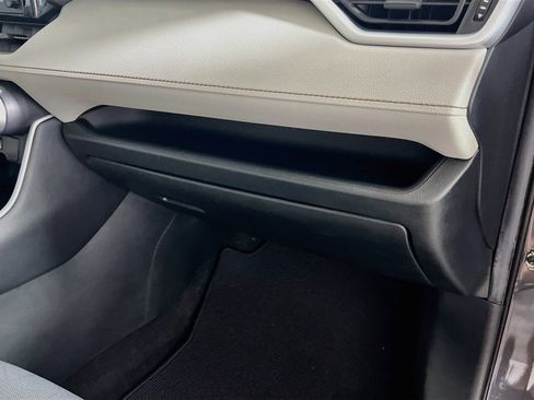 Used 2019 Toyota RAV4 XLE FWD image 34