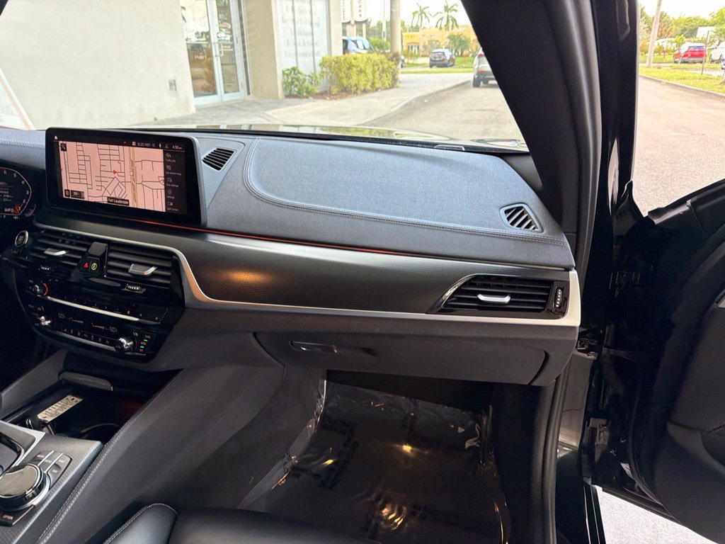 Used 2023 BMW M550i xDrive w/ Executive Package AWD/4WD image 29