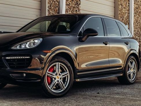 Used 2012 Porsche Cayenne Turbo AWD/4WD image 34