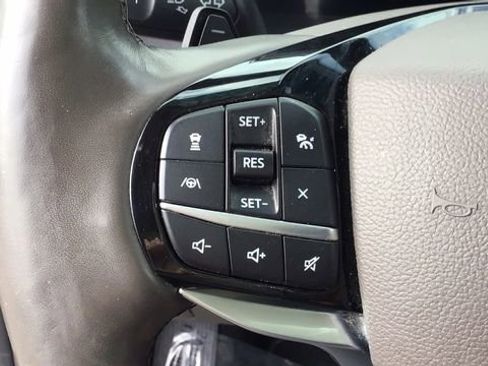 Certified 2021 Ford Explorer Platinum w/ Equipment Group 601A image 21