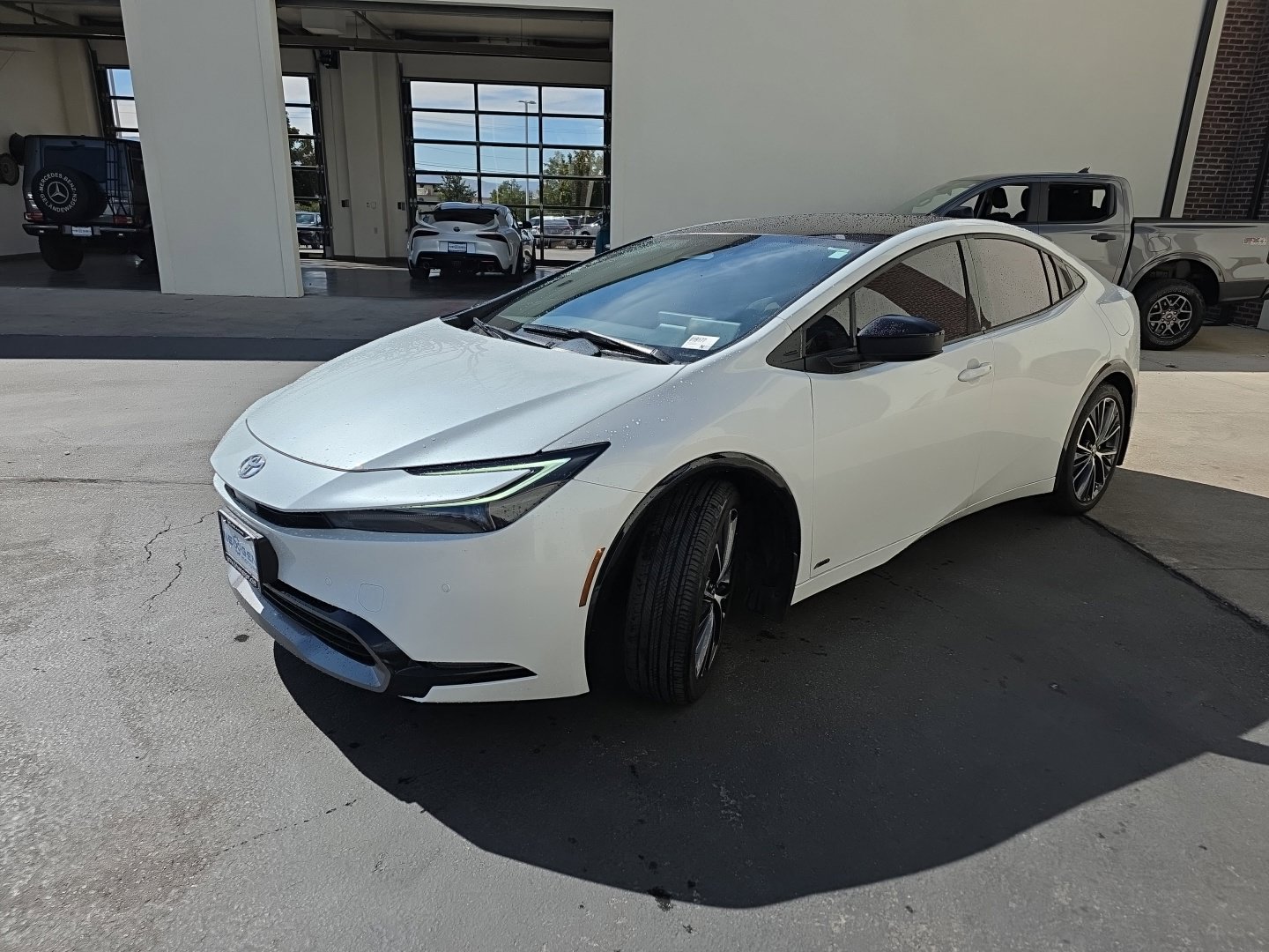Used 2024 Toyota Prius XLE AWD/4WD image 3