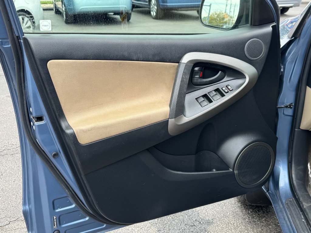 Used 2012 Toyota RAV4 FWD w/ Value Pkg image 14