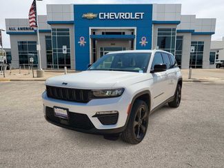 Used 2023 Jeep Grand Cherokee Limited w/ Black Appearance Package AWD/4WD video 1