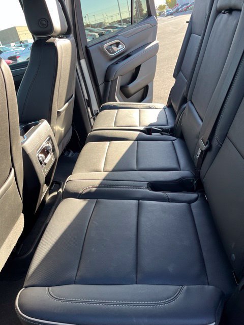 Used 2024 GMC Yukon SLT w/ SLT Luxury Package AWD/4WD image 13