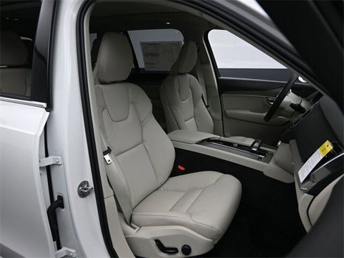 New 2025 Volvo XC90 B6 Plus w/ Protection Package Premier image 29