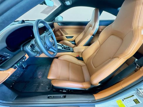 Certified 2025 Porsche 911 Carrera GTS image 5