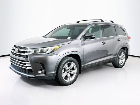 Used 2018 Toyota Highlander Limited w/ Carpet Mat Package (TMS) image 3