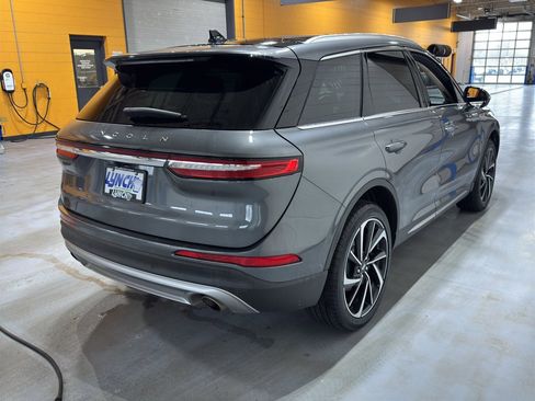 Used 2023 Lincoln Corsair Reserve w/ Equipment Group 202A image 5