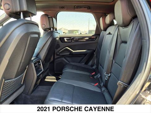 Used 2021 Porsche Cayenne AWD/4WD image 24