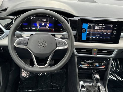 New 2026 Volkswagen Taos SE image 13