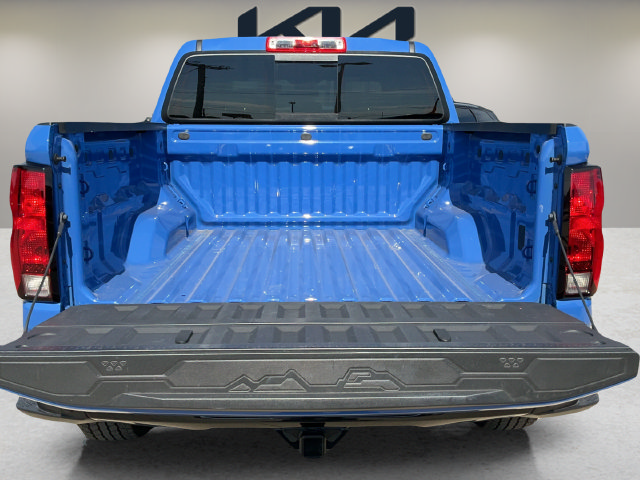 Used 2025 Chevrolet Colorado Trail Boss AWD/4WD image 4