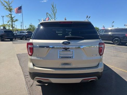 Used 2017 Ford Explorer XLT AWD/4WD image 7