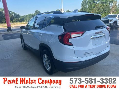Used 2022 GMC Terrain SLE w/ Driver Convenience Package AWD/4WD image 6