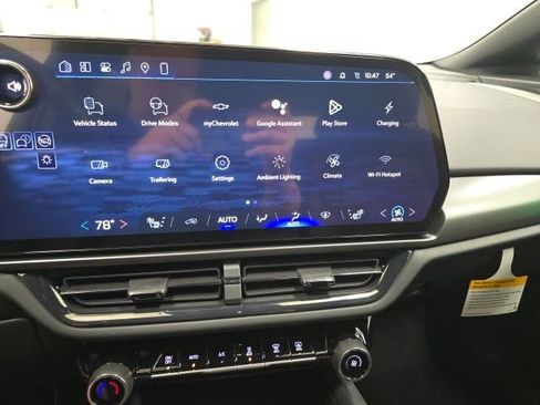 New 2026 Chevrolet Equinox EV RS image 13