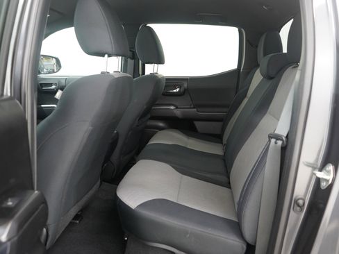 Used 2020 Toyota Tacoma TRD Off-Road image 18