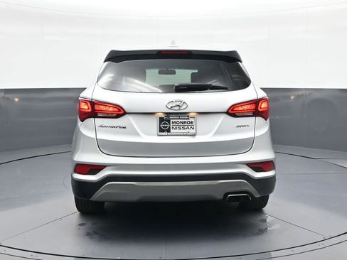 Used 2017 Hyundai Santa Fe Sport FWD image 6