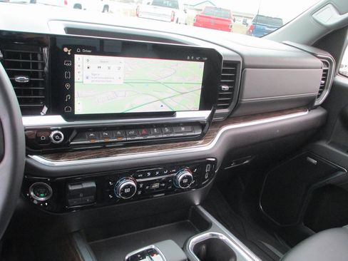 Used 2025 GMC Sierra 1500 Elevation w/ Elevation Premium Package image 29