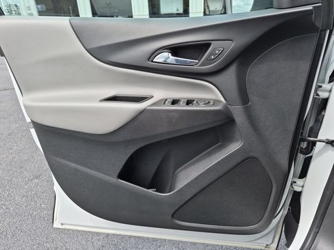 Certified 2022 Chevrolet Equinox LS AWD/4WD image 22