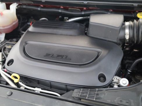 Used 2021 Chrysler Pacifica Touring-L w/ Premium & Safety Sphere Group FWD image 28