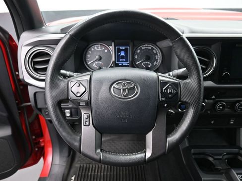 Certified 2017 Toyota Tacoma TRD Sport w/ Tow Package (A/T) image 14